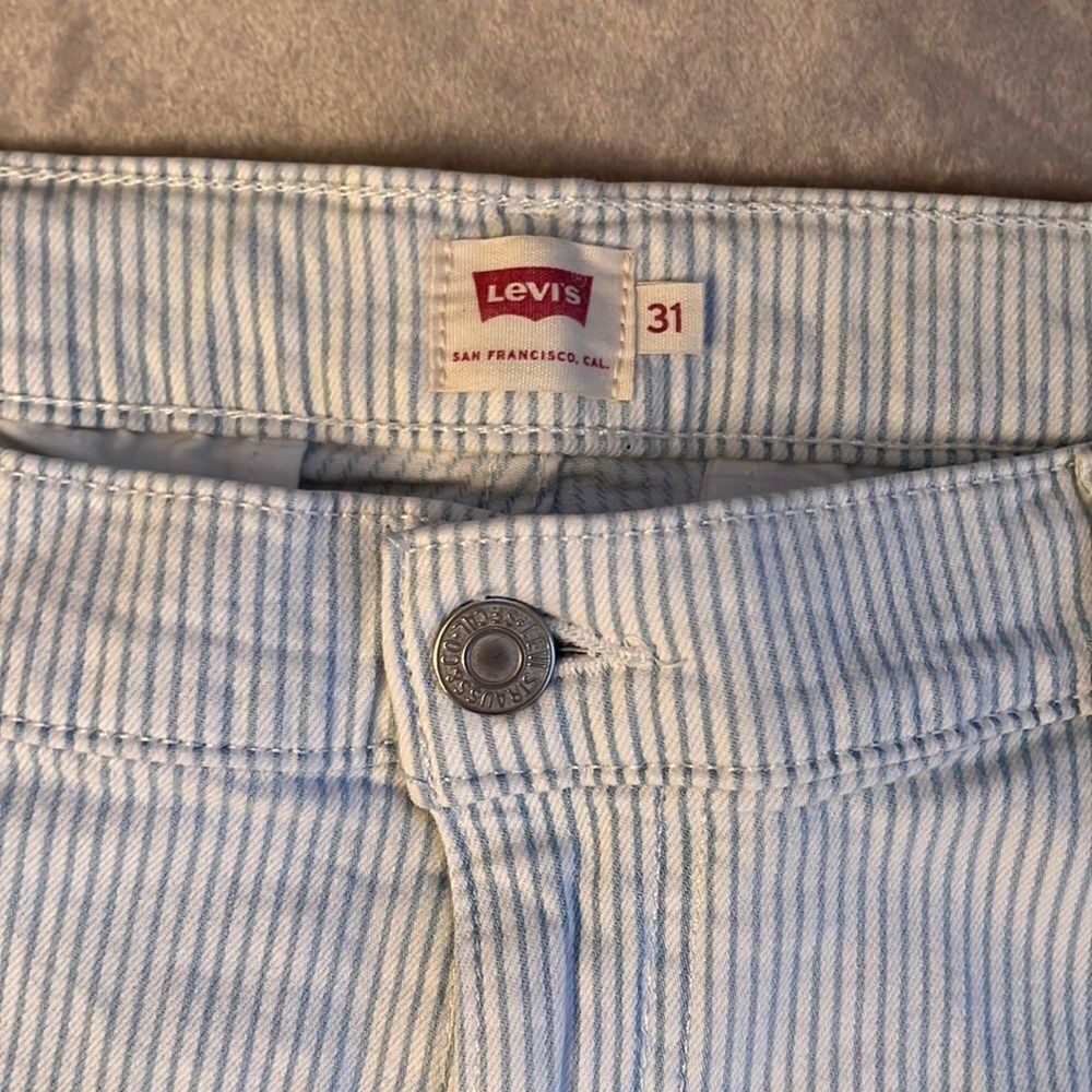 Levi’s Blue *Railroad Striped* Cuffed Jean Shorts Sz 31 - Picture 2 of 10
